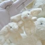 علاقة مفاتيح دمية الأرنب الظريف