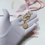 بروش فضه خالصه مطلي ذهب ترصيع النقاط لولو