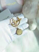 بروش فضه خالصه مطلي بالذهب مع ترصيع زركون